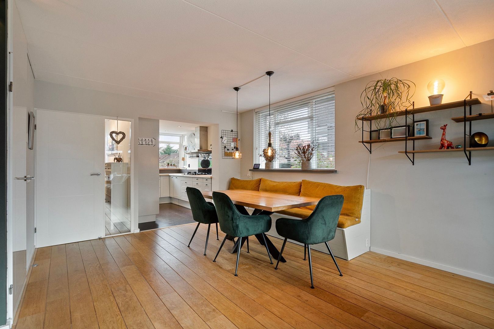 Admiraal de Ruyterstraat 163, Oud-Beijerland foto-6 blur