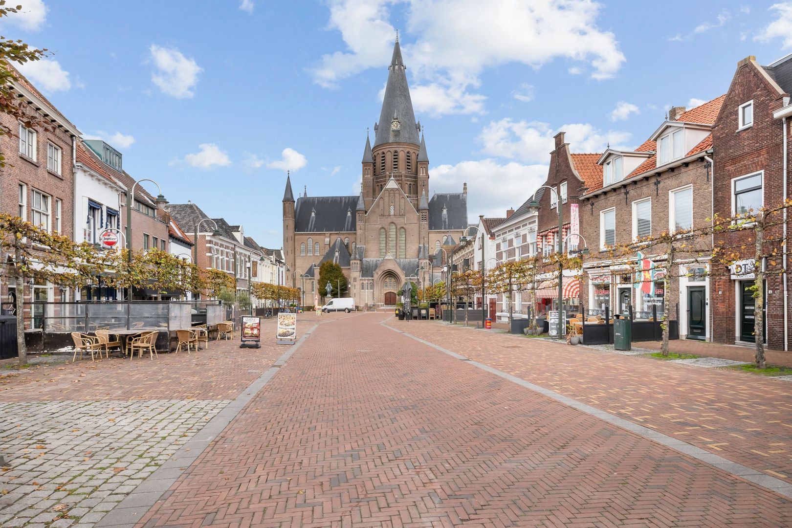 Markt 4 a, Steenbergen foto-1 blur