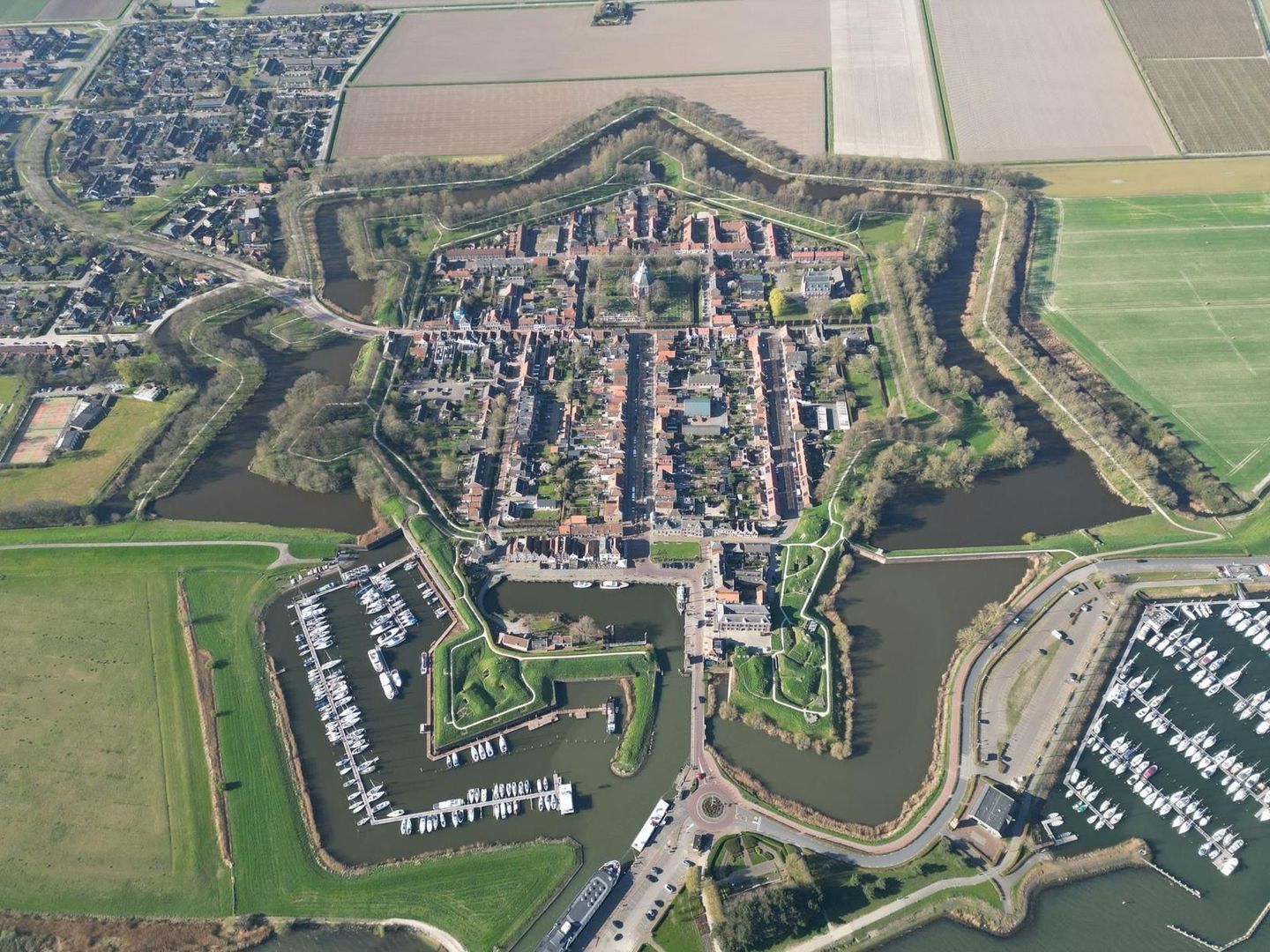 Benedenkade 3 d, Willemstad foto-1 blur