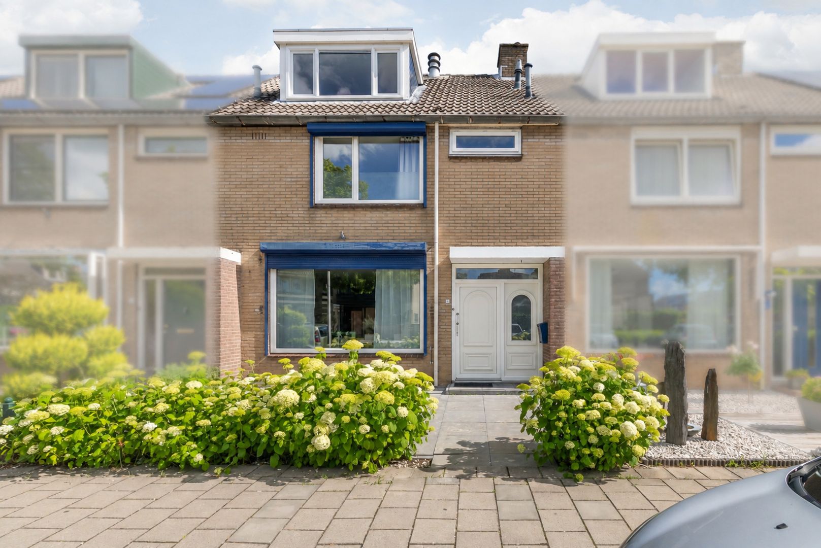 W. Vrijlandtstraat 8, Oud-Beijerland foto-1 blur