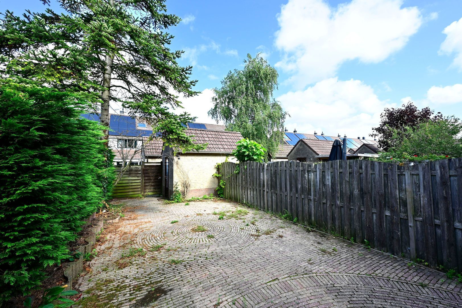 Floraronde 233, Velserbroek foto-17