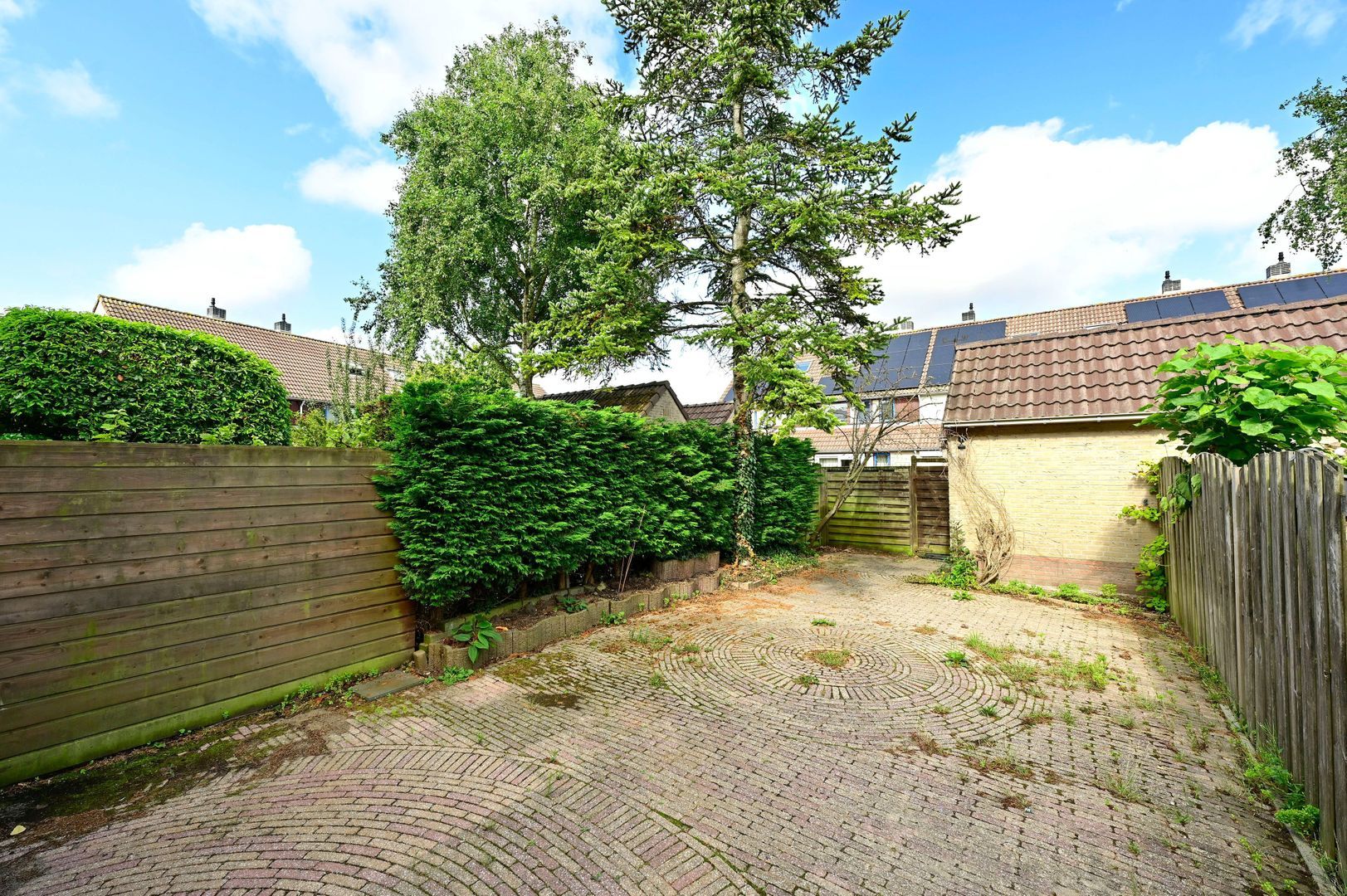 Floraronde 233, Velserbroek foto-16