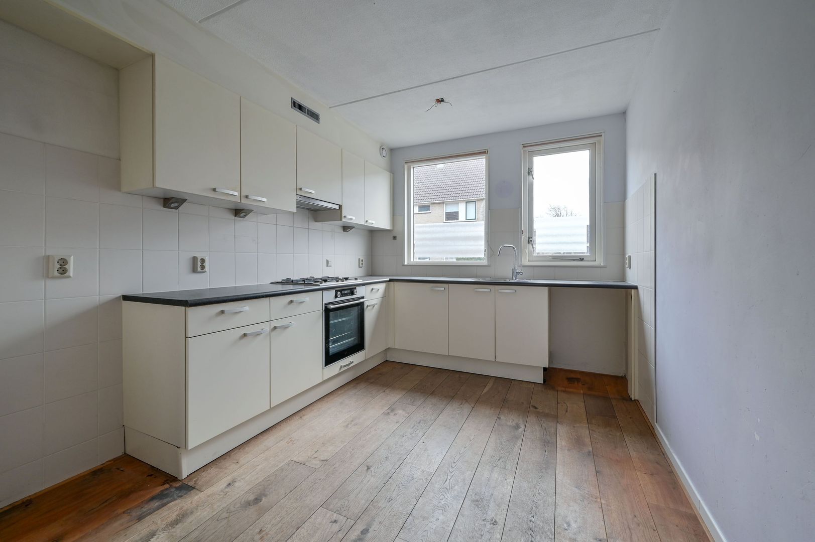 Floraronde 243, Velserbroek foto-6