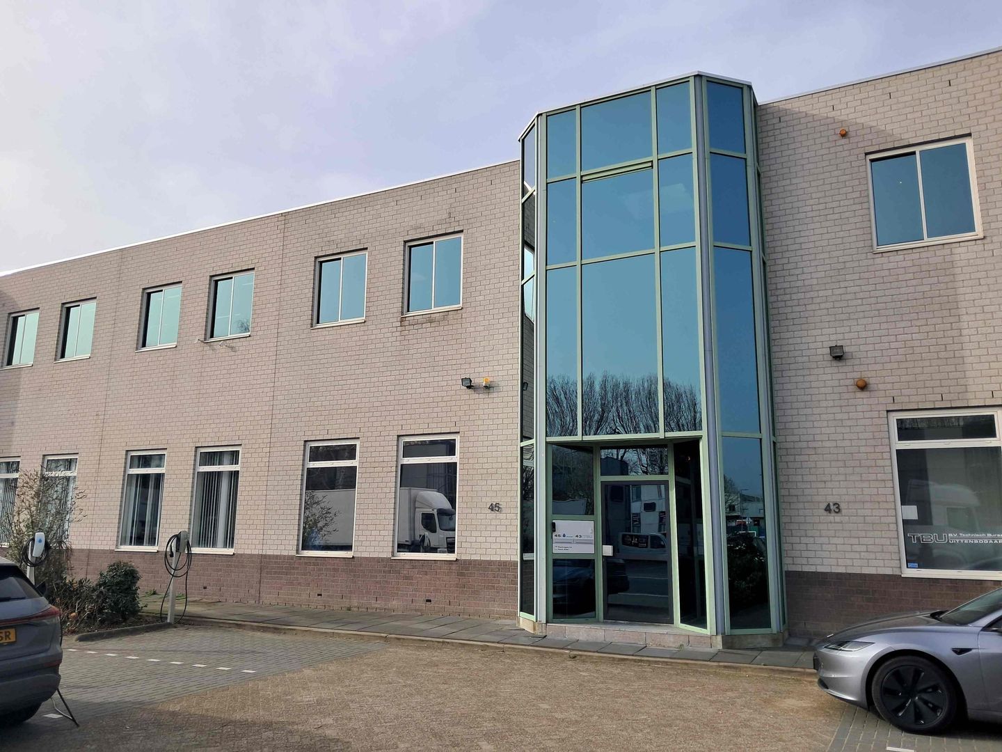 Innsbruckweg 45, Rotterdam foto-1 blur