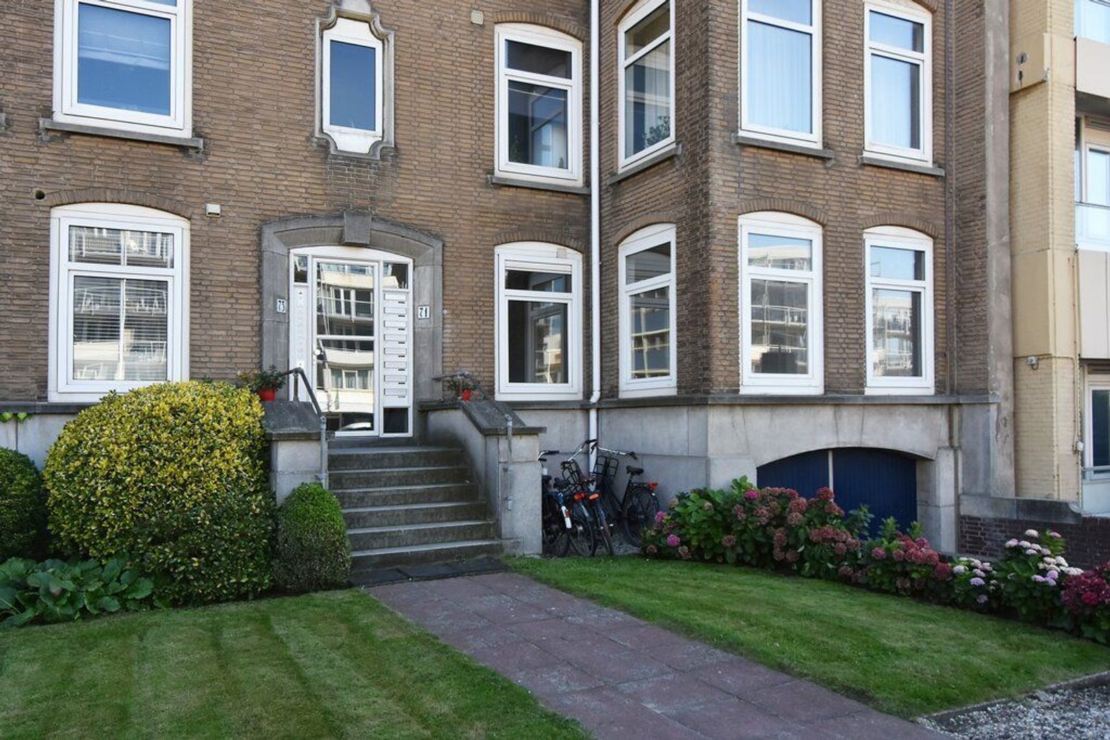Gevers Deynootweg 71, Den Haag foto-1 blur