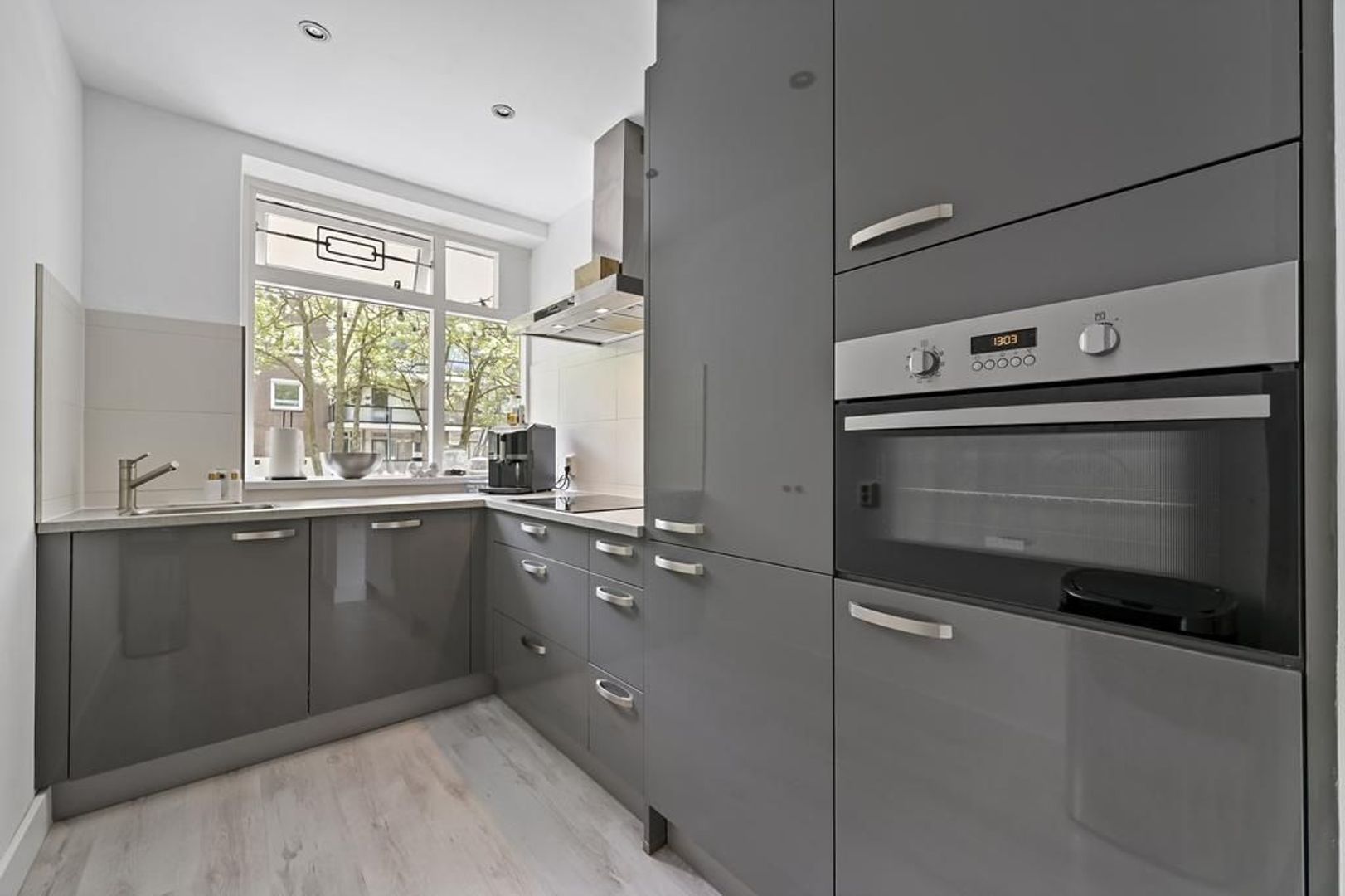 Landrestraat 384, Den Haag foto-11 blur