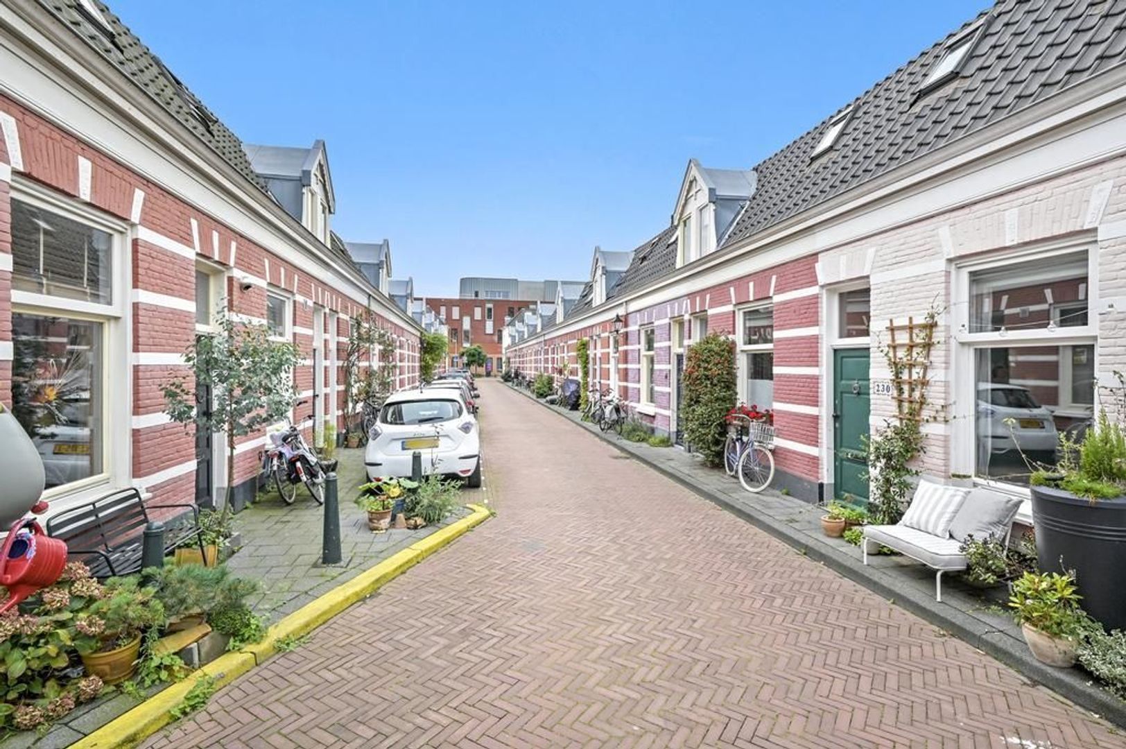 Jacobastraat 230, Den Haag foto-1 blur