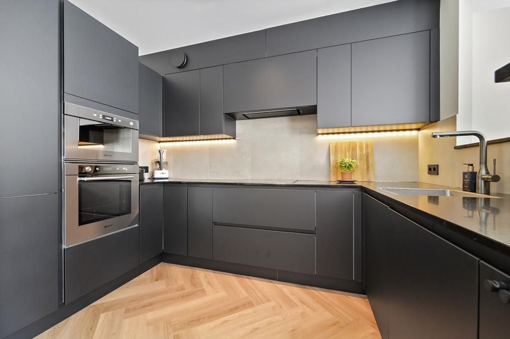 Roomolenstraat 6, Leidschendam foto-12 blur