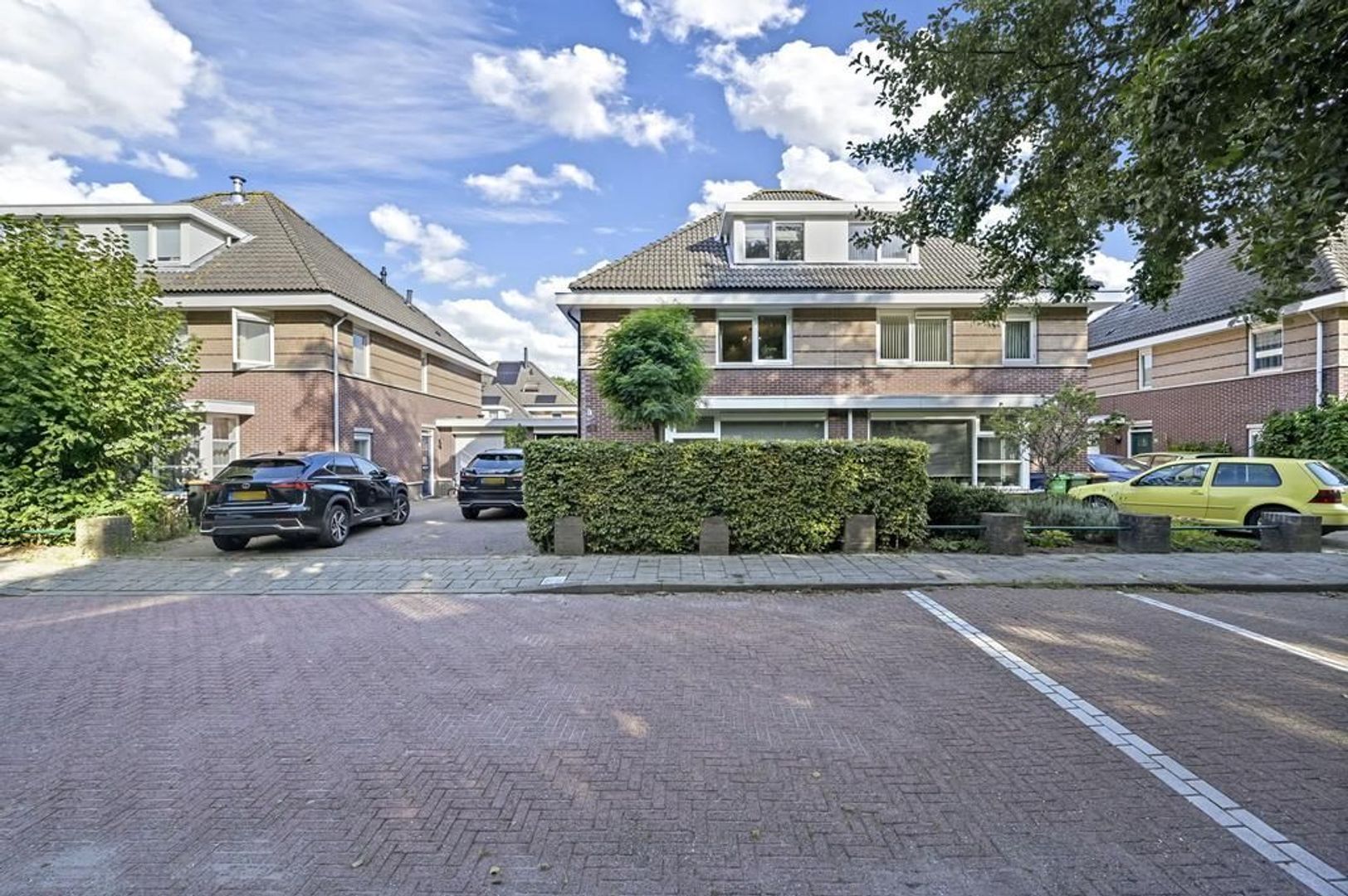 Alexine Tinnepad 63, Den Haag foto-1 blur