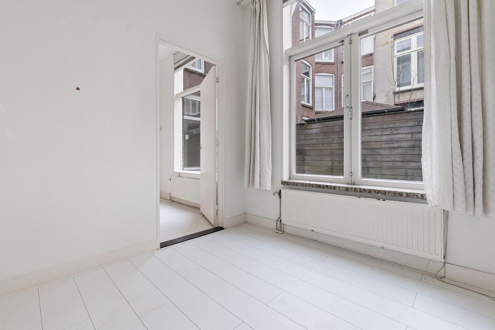 Johannes Camphuijsstraat 62, Den Haag foto-12 blur