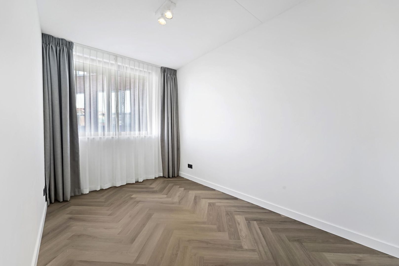 Treilerdwarsweg 98, Den Haag foto-20 blur