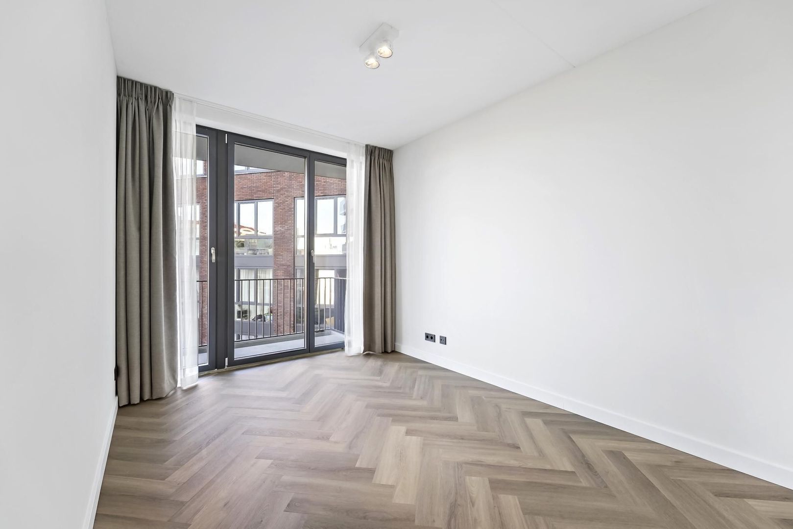 Treilerdwarsweg 98, Den Haag foto-22 blur