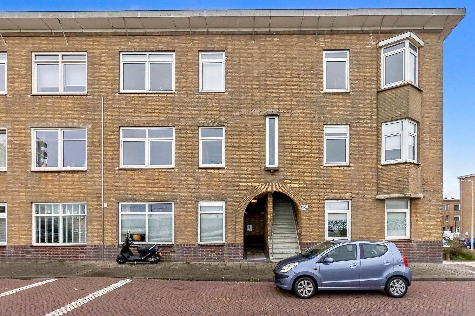 Zeeruststraat 242, Den Haag foto-1 blur