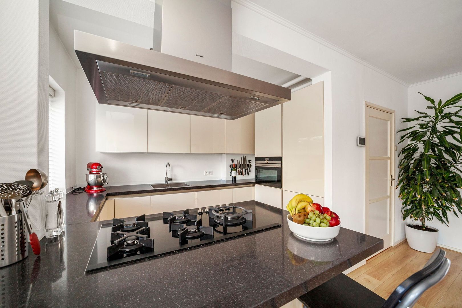 Laan van Nieuw Oosteinde 132, Voorburg foto-9 blur