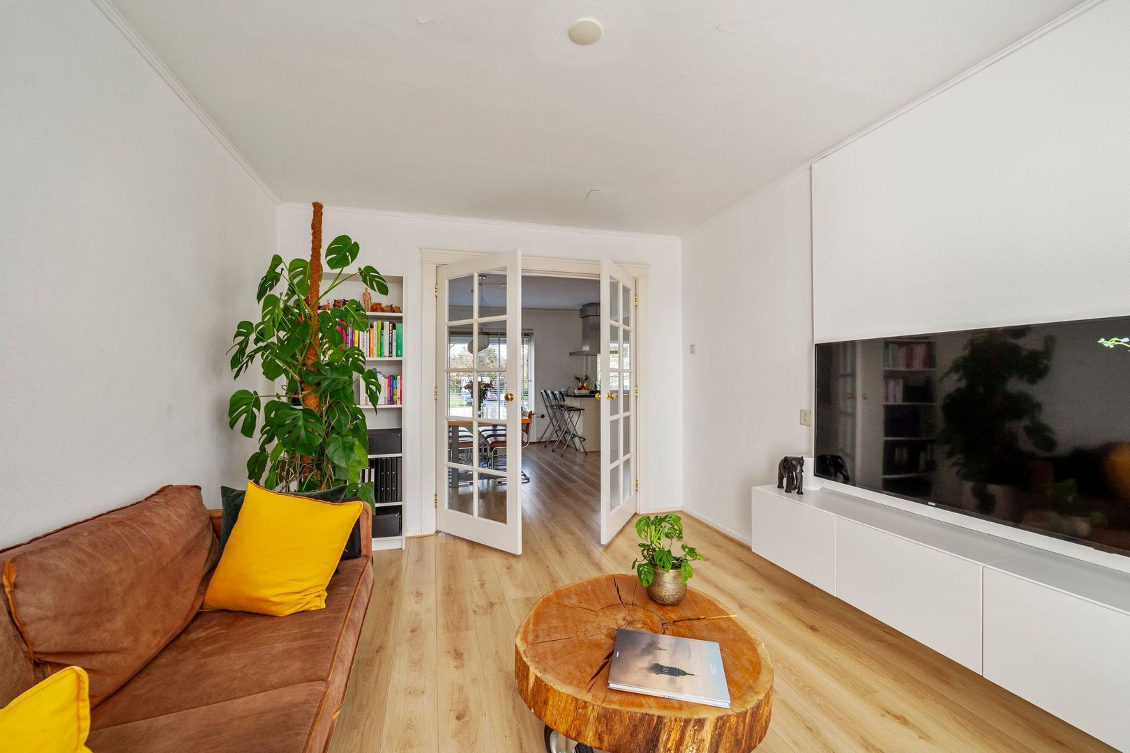 Laan van Nieuw Oosteinde 132, Voorburg foto-1 blur