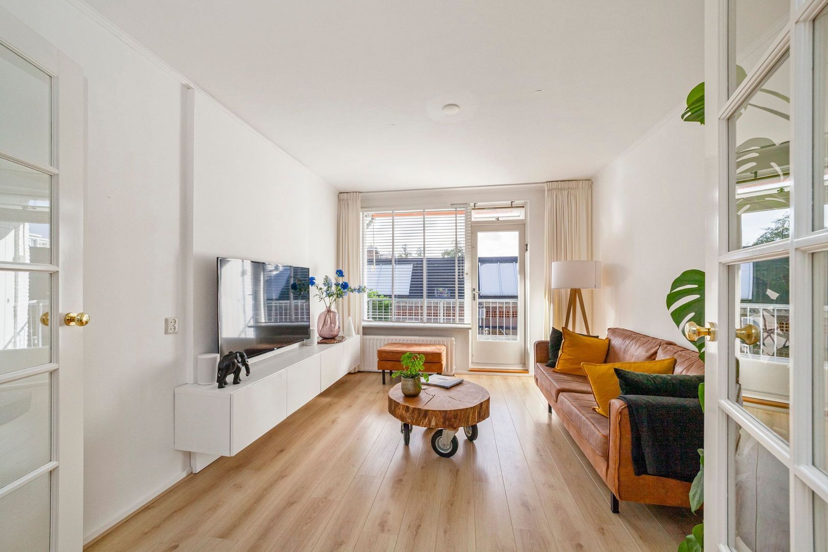 Laan van Nieuw Oosteinde 132, Voorburg foto-2 blur