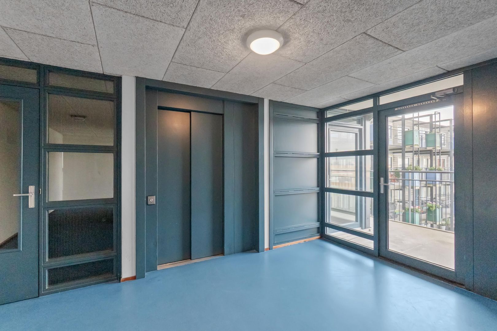 Lobattostraat 99, Den Haag foto-1 blur