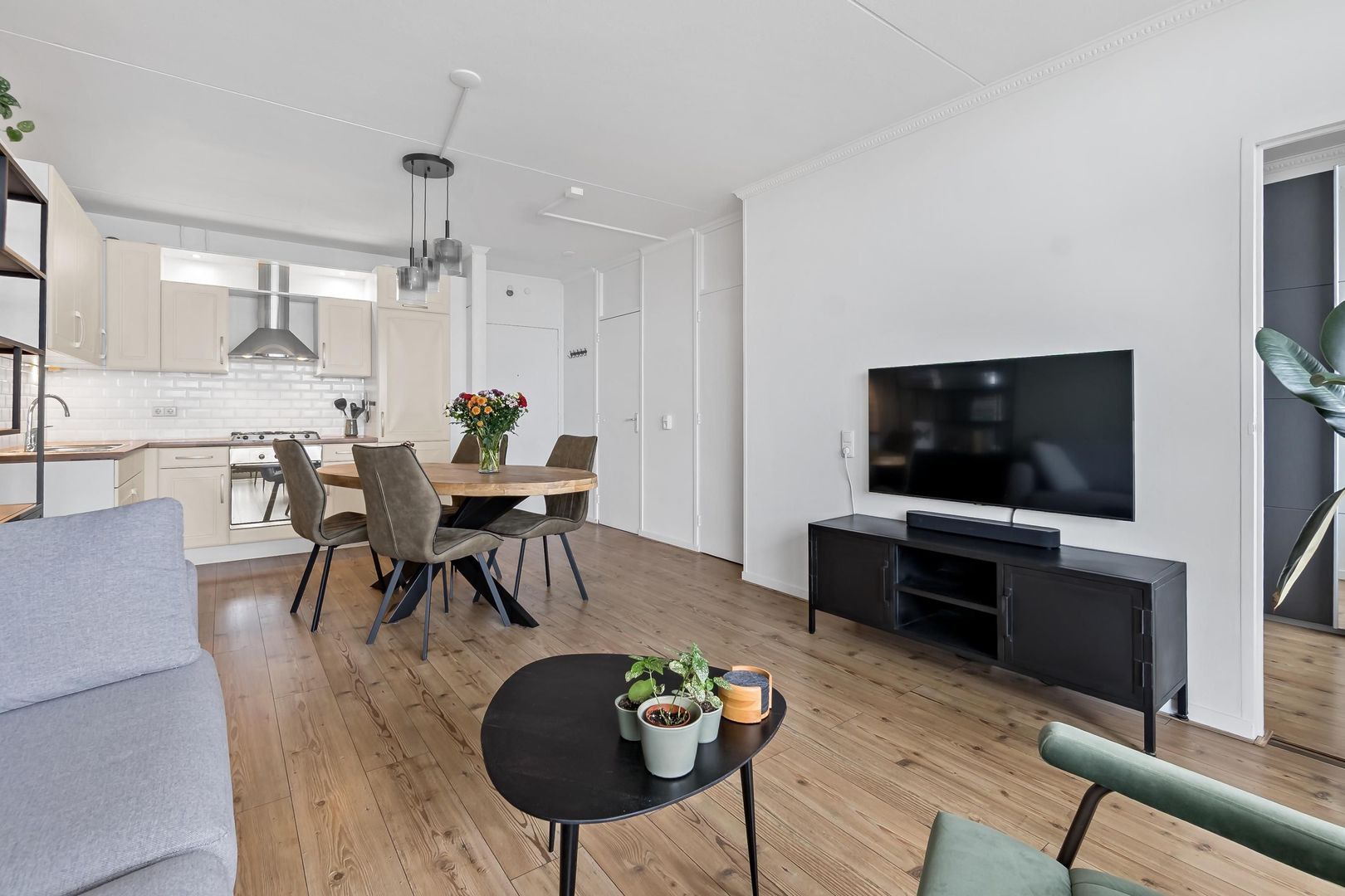 Vijf Meilaan 72, Leiden foto-10 blur