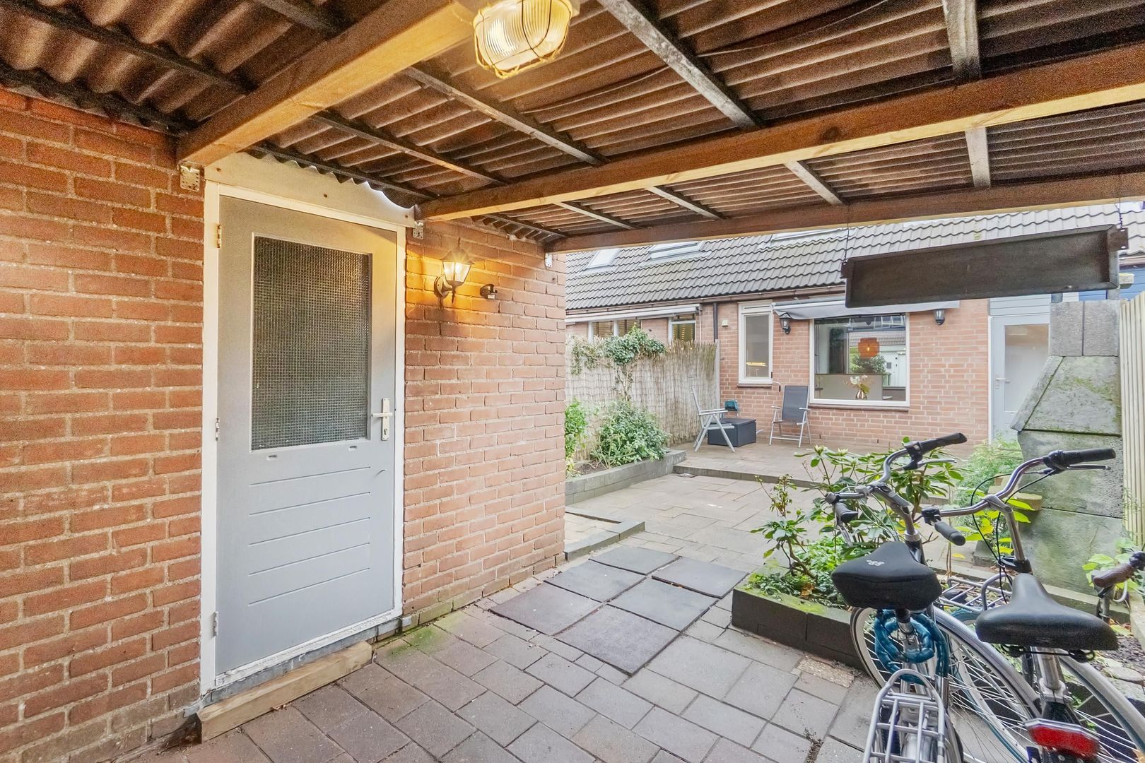 Barcelonastraat 35, Rotterdam foto-30 blur