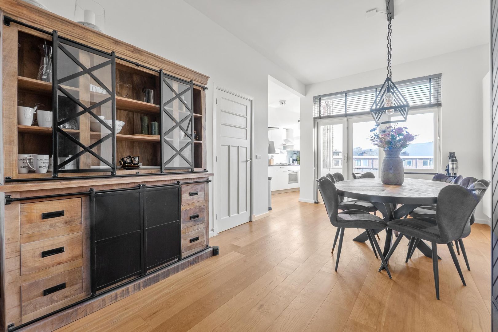 Pluvierstraat 434, Den Haag foto-9 blur