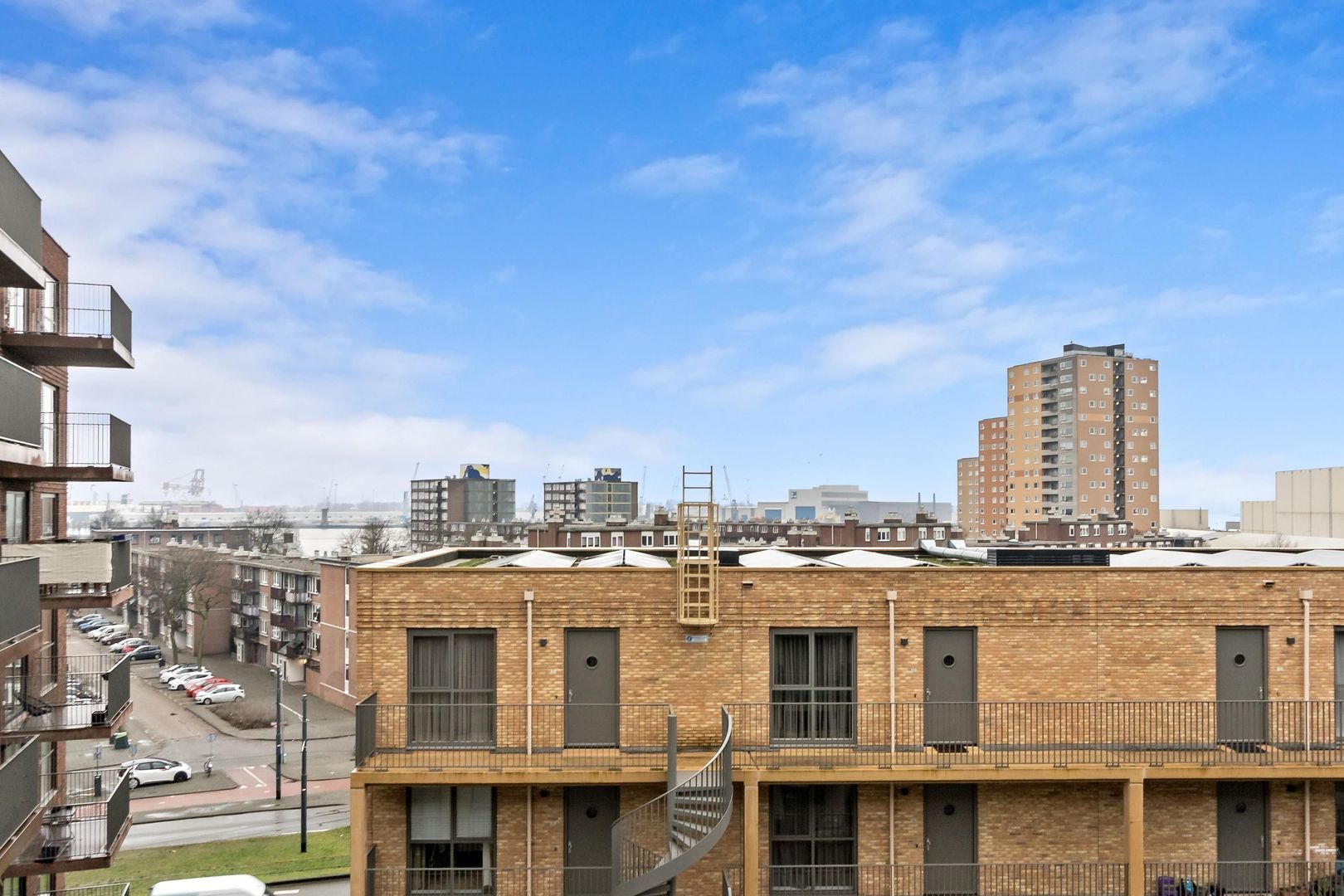 Diepeveenstraat 99, Rotterdam foto-20 blur