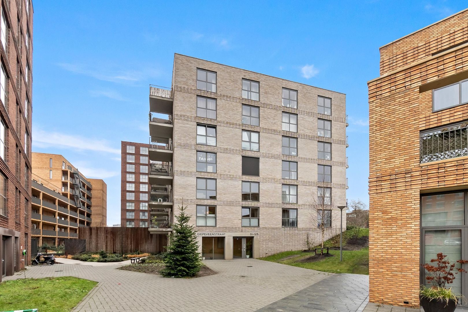 Diepeveenstraat 99, Rotterdam foto-1 blur