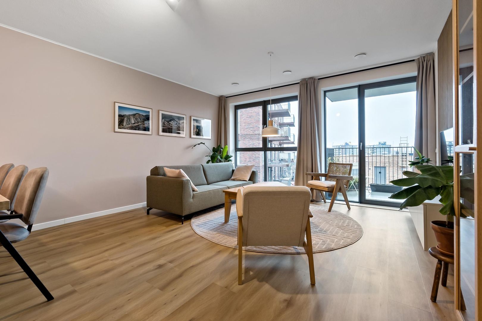 Diepeveenstraat 99, Rotterdam foto-11 blur