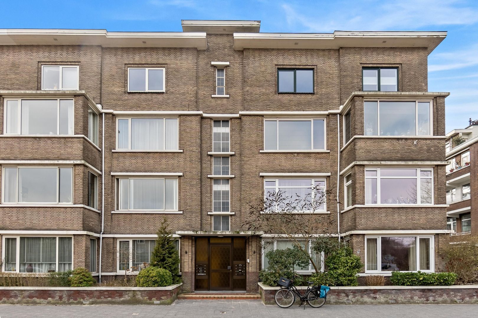 Pinksterbloemplein 46, Den Haag foto-1 blur