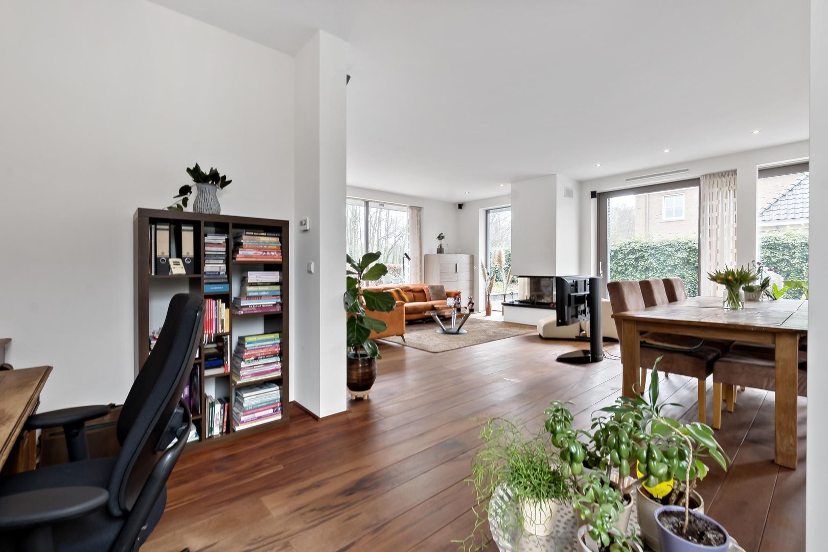 Oostmadeweg 15, Den Haag foto-12 blur