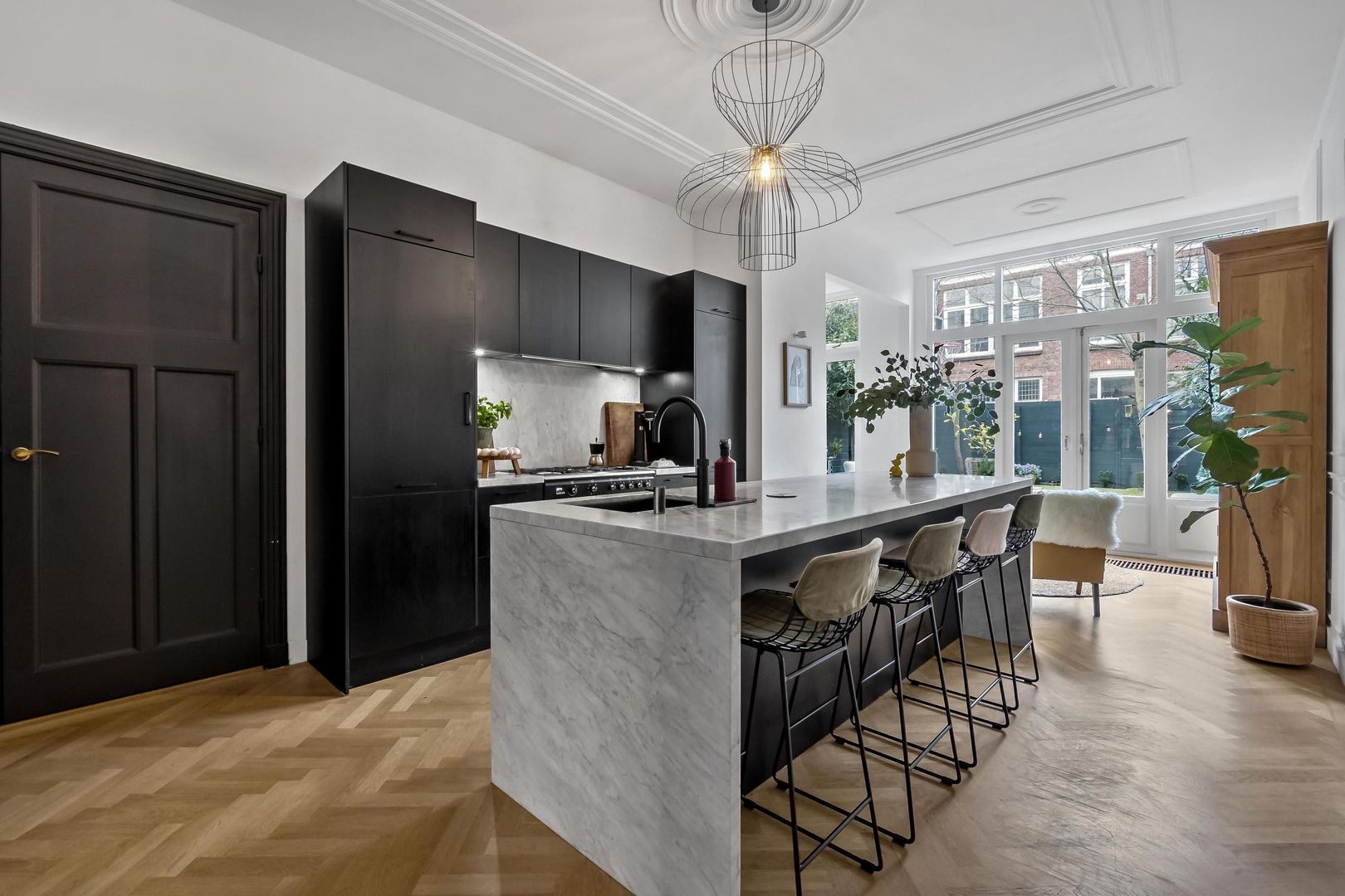 Ten Hovestraat 62, Den Haag foto-1 blur