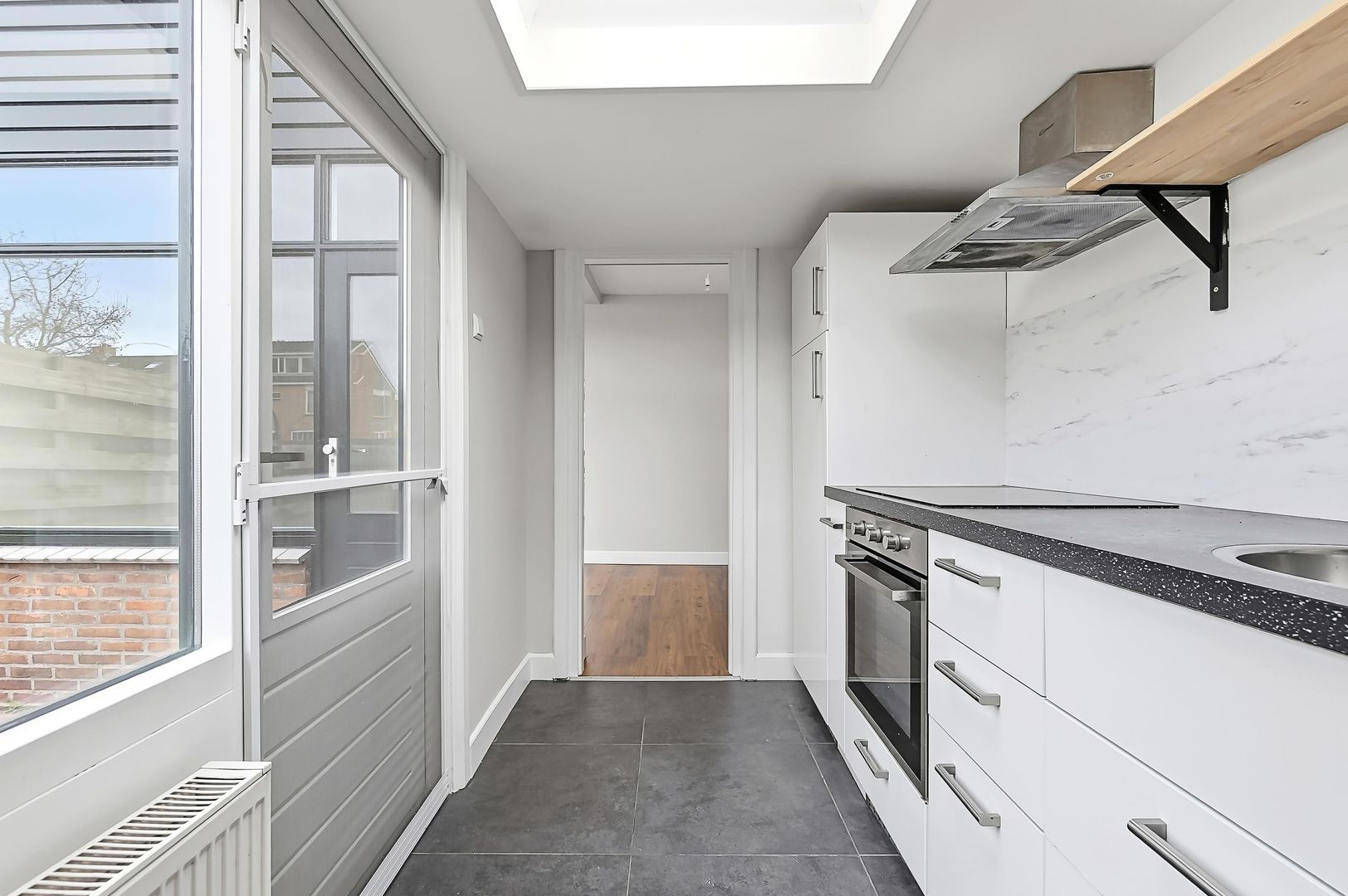 Van Goghstraat 75, Reeuwijk foto-23 blur