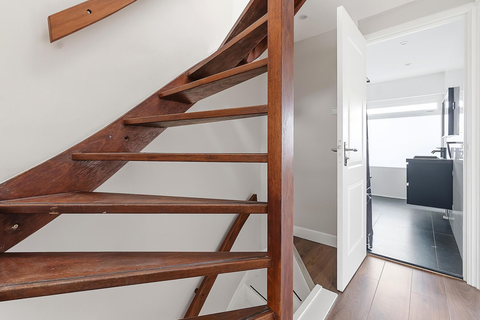 Van Goghstraat 75, Reeuwijk foto-30 blur