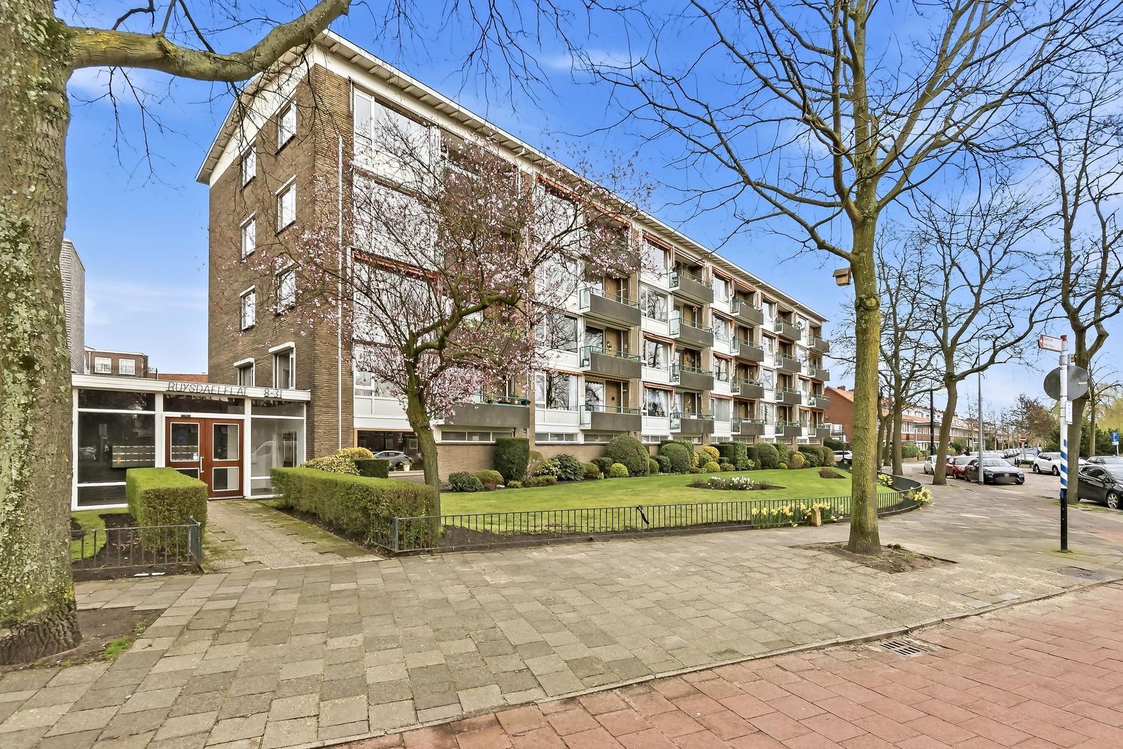 Ruysdaelplein 13, Rijswijk foto-2 blur