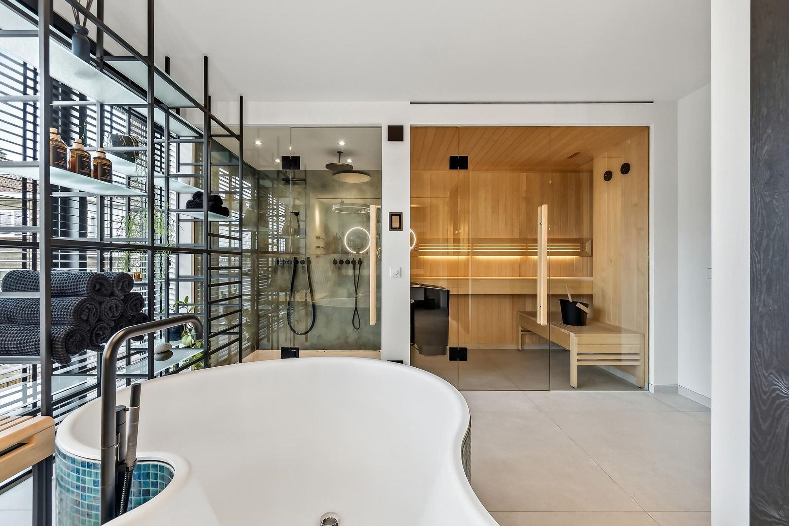 Dovenetelweg 18 A, Den Haag foto-47 blur