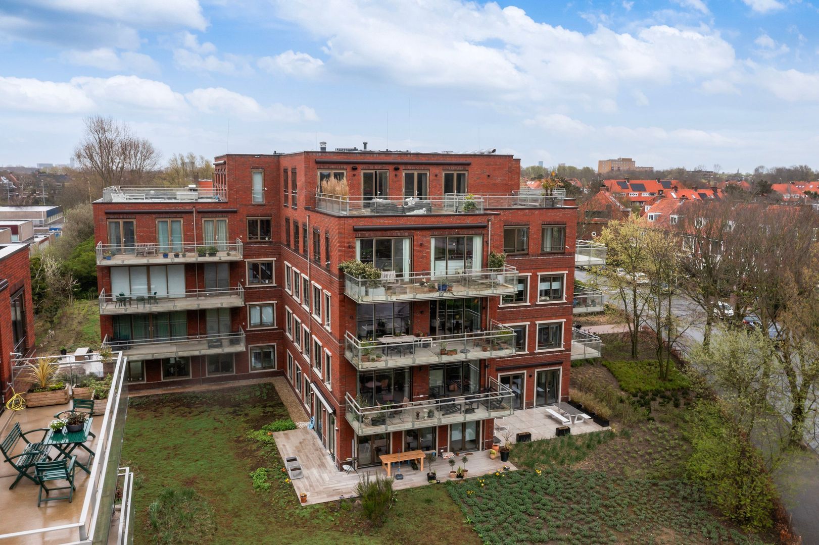 Laan van Poot 399, Den Haag foto-50 blur