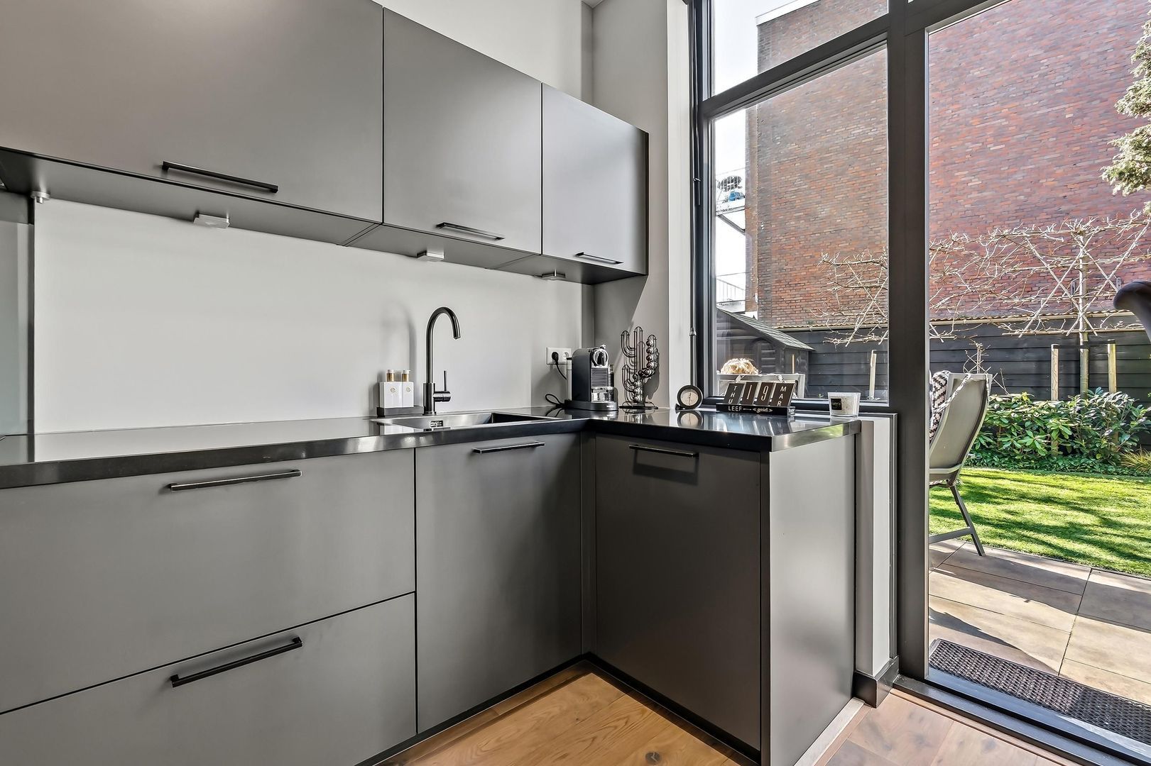 Valkenboskade 616, Den Haag foto-23 blur