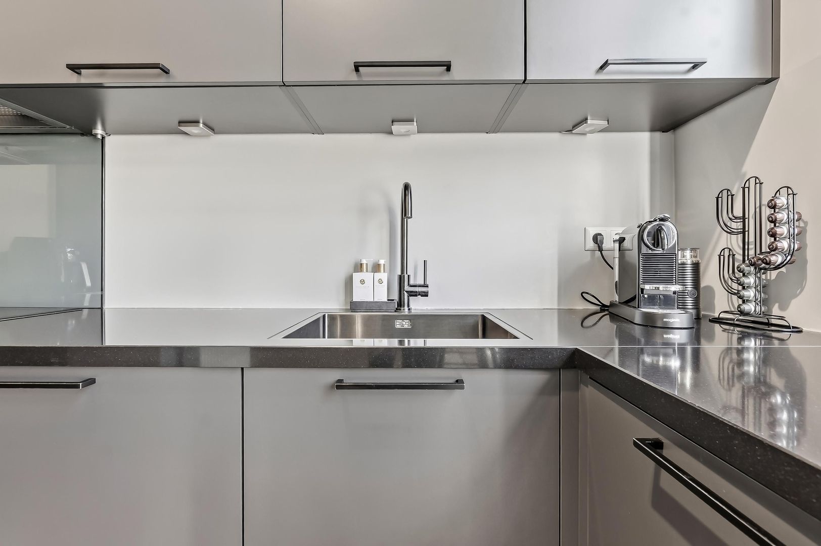 Valkenboskade 616, Den Haag foto-24 blur