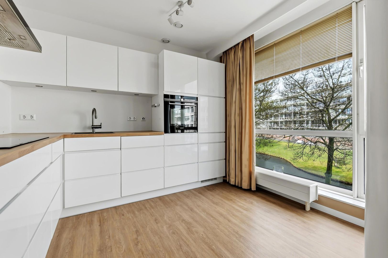 Burgemeester De Monchyplein 54, Den Haag foto-10 blur