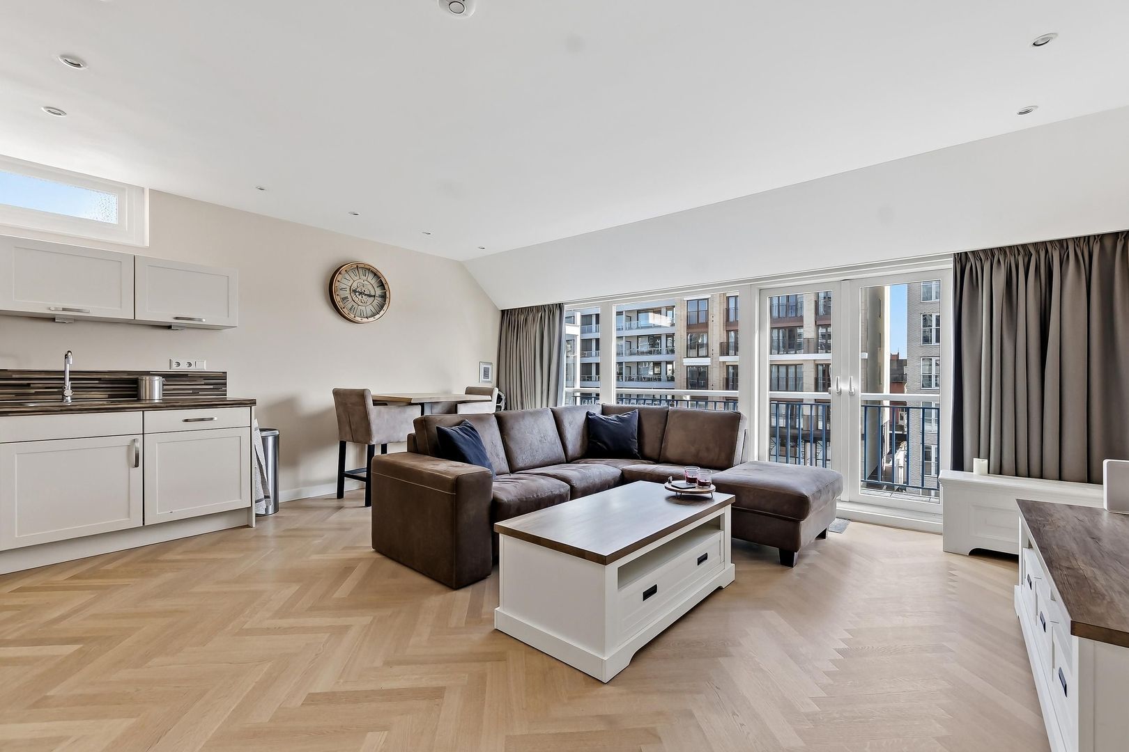 Vierloper 11, Den Haag foto-2 blur