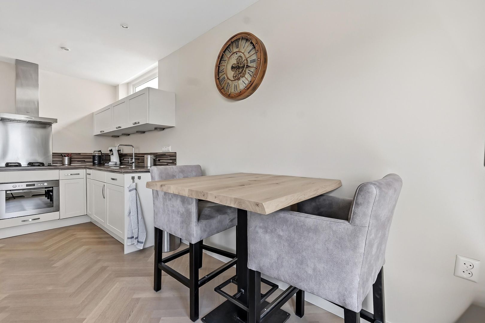 Vierloper 11, Den Haag foto-6 blur