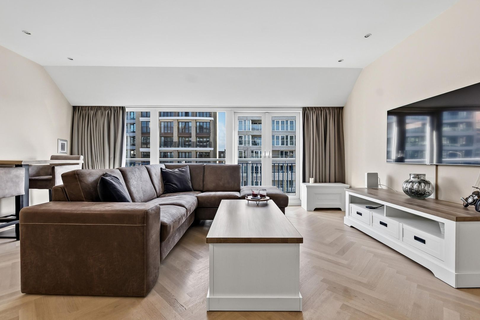 Vierloper 11, Den Haag foto-3 blur