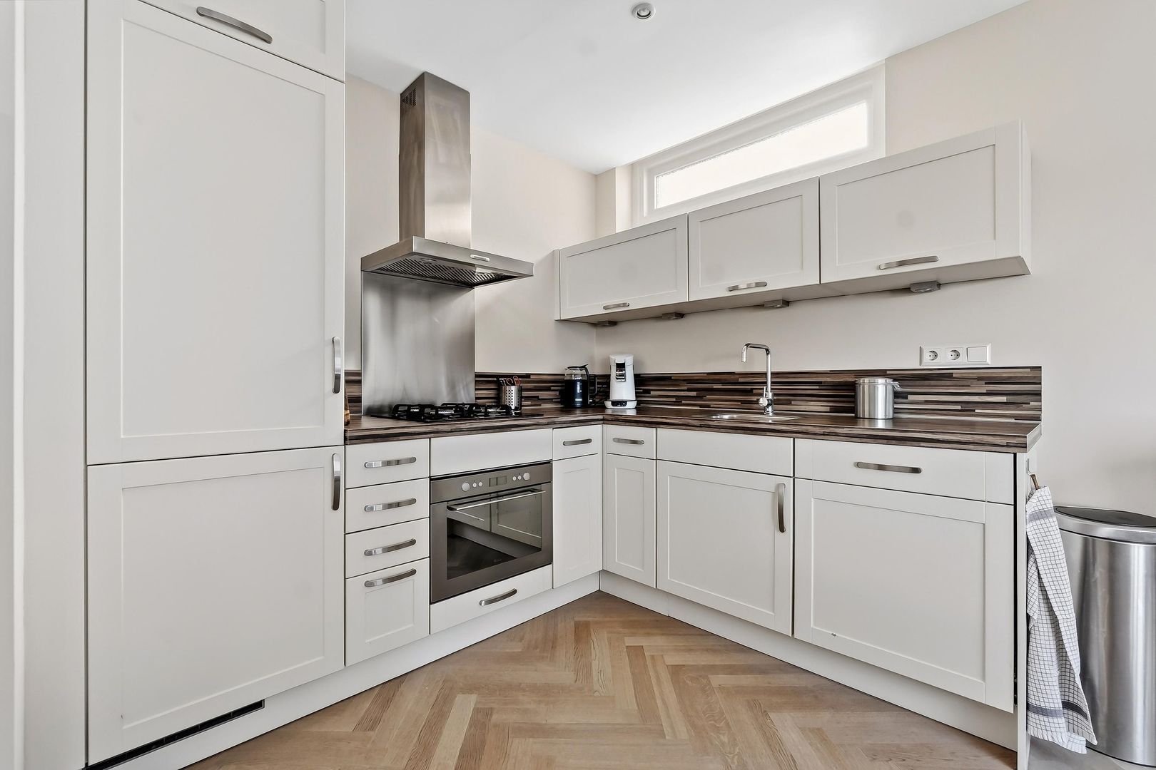 Vierloper 11, Den Haag foto-8 blur