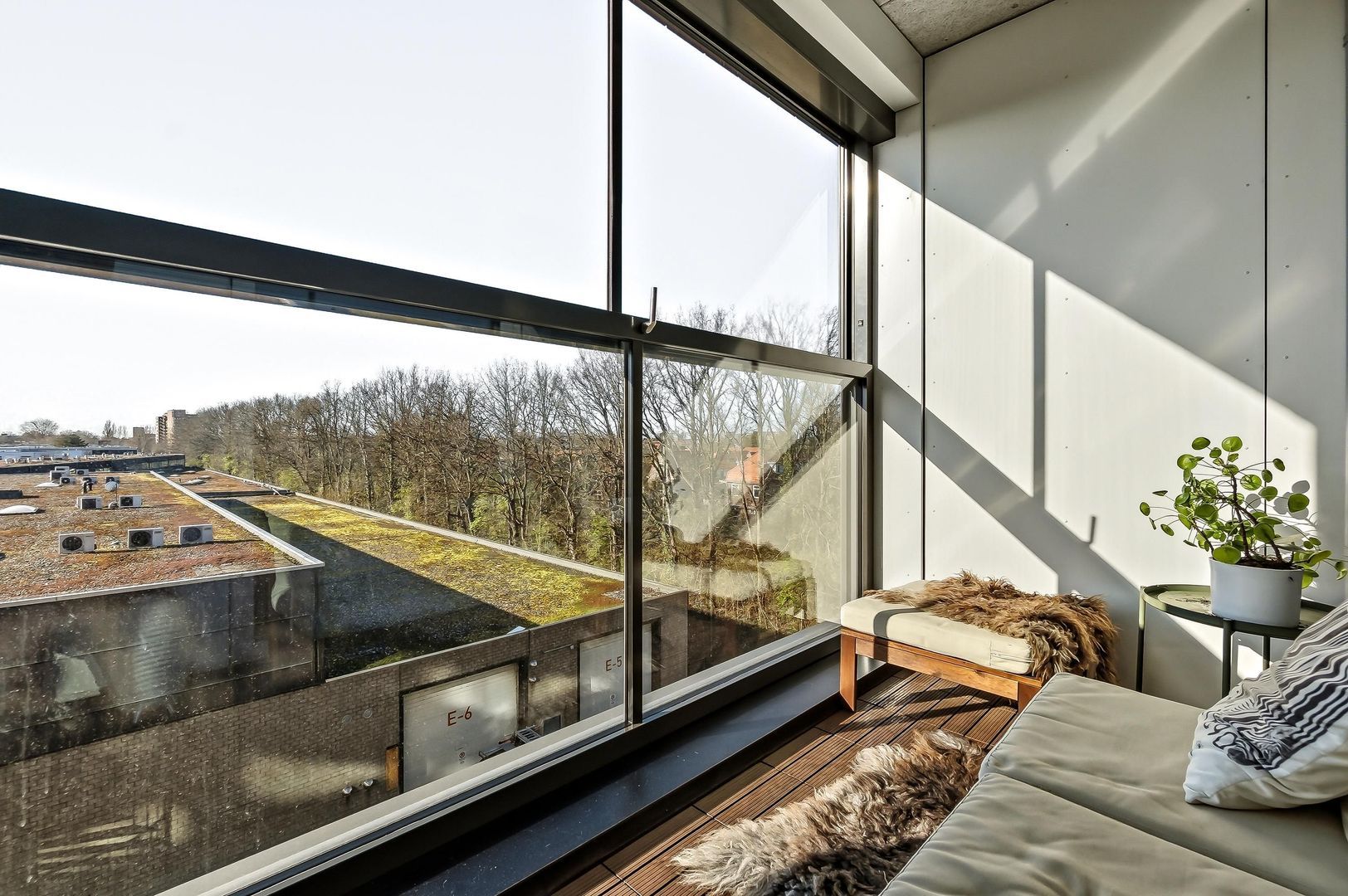 Ananasweg 32, Leiden foto-2 blur