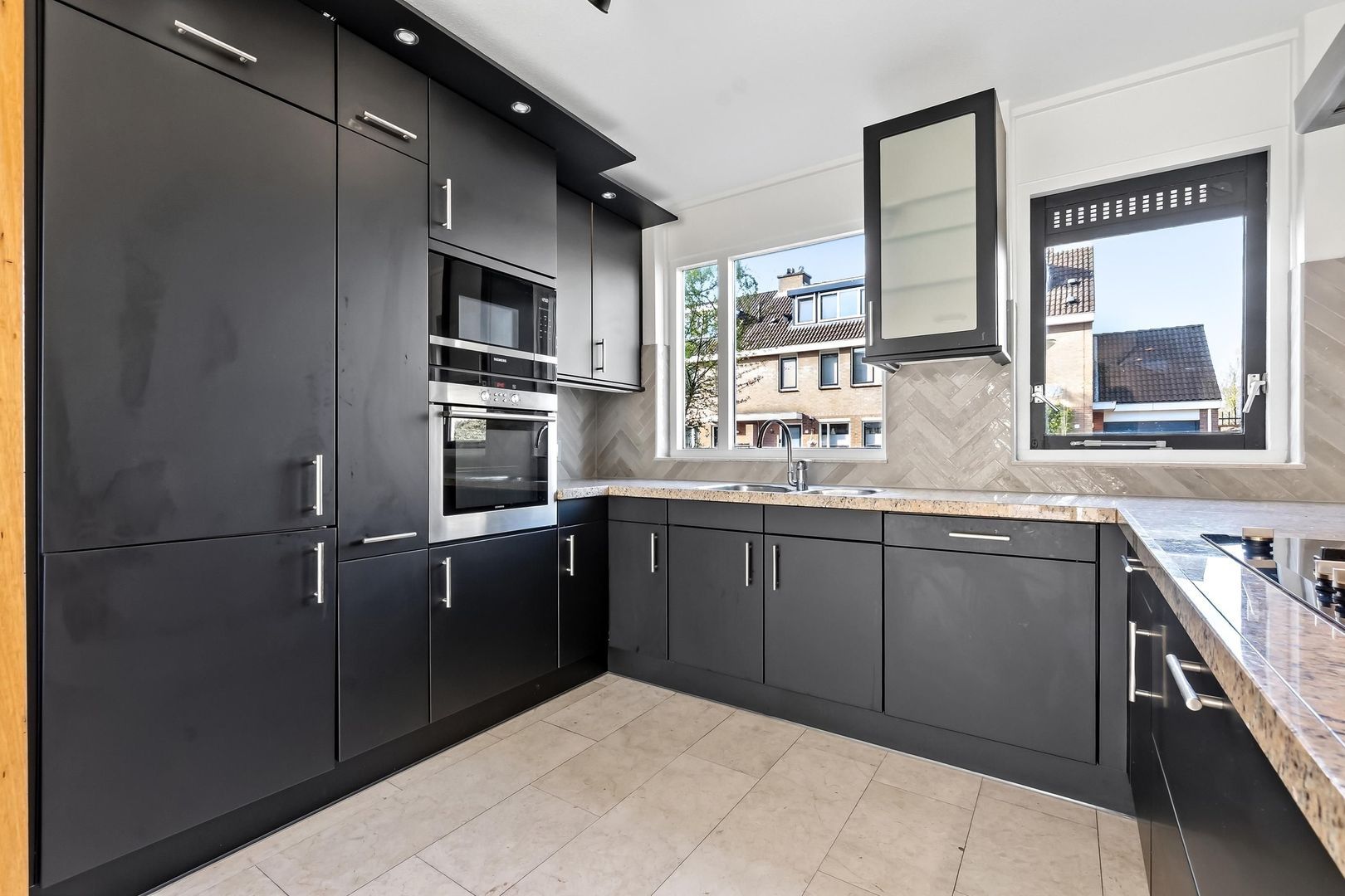 Burgemeester Cochiuslaan 3, Rijswijk foto-14 blur