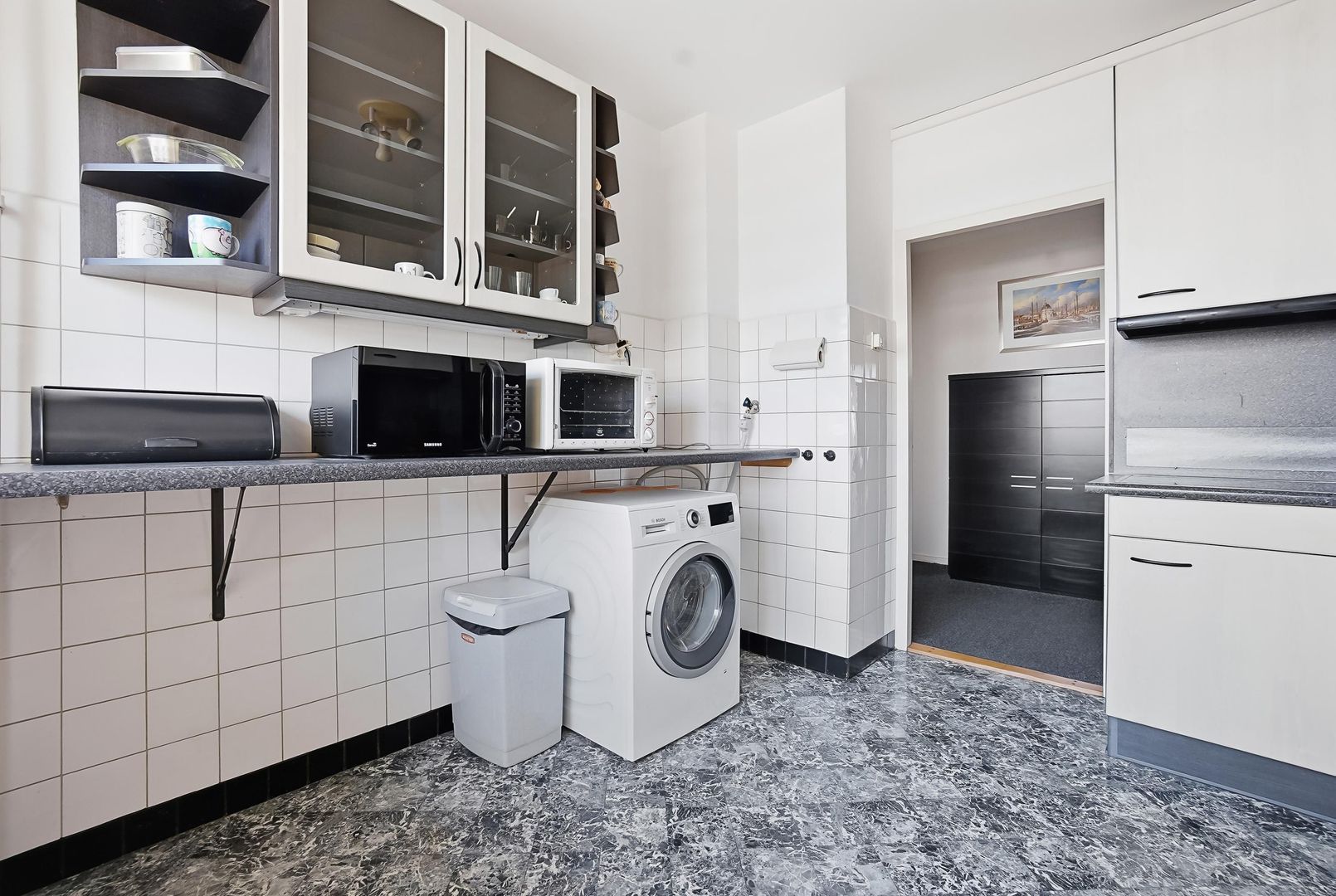 Suzannaland 166, Den Haag foto-4 blur