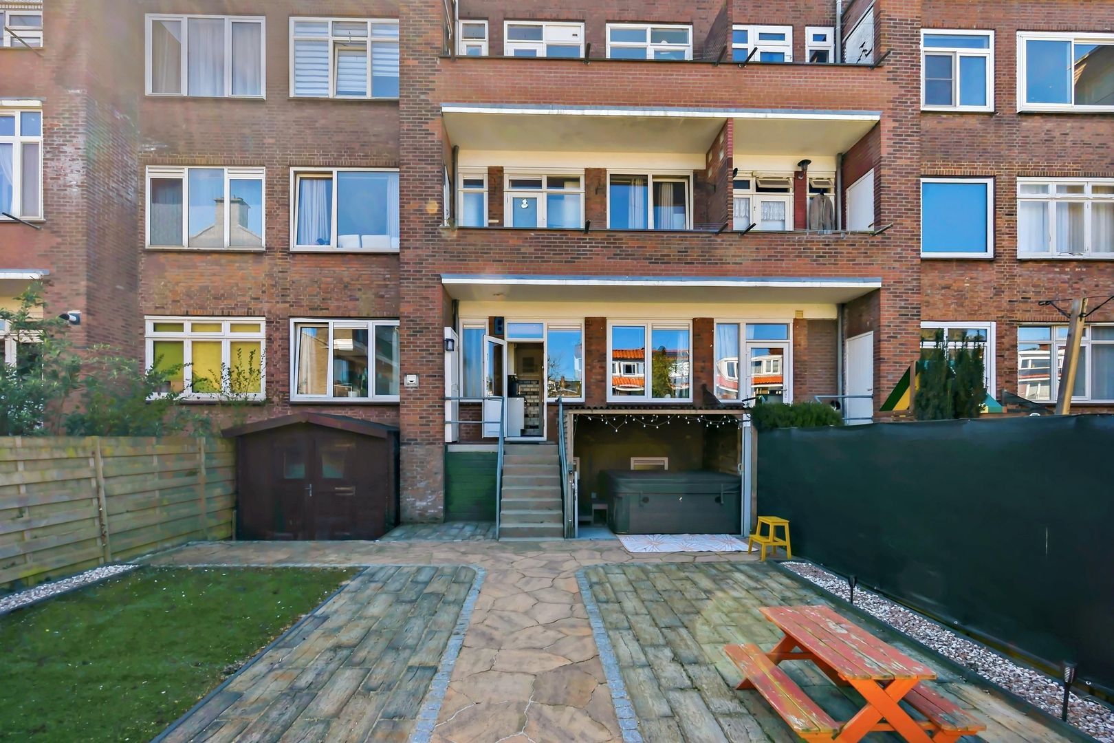 Leyweg 432, Den Haag foto-23 blur