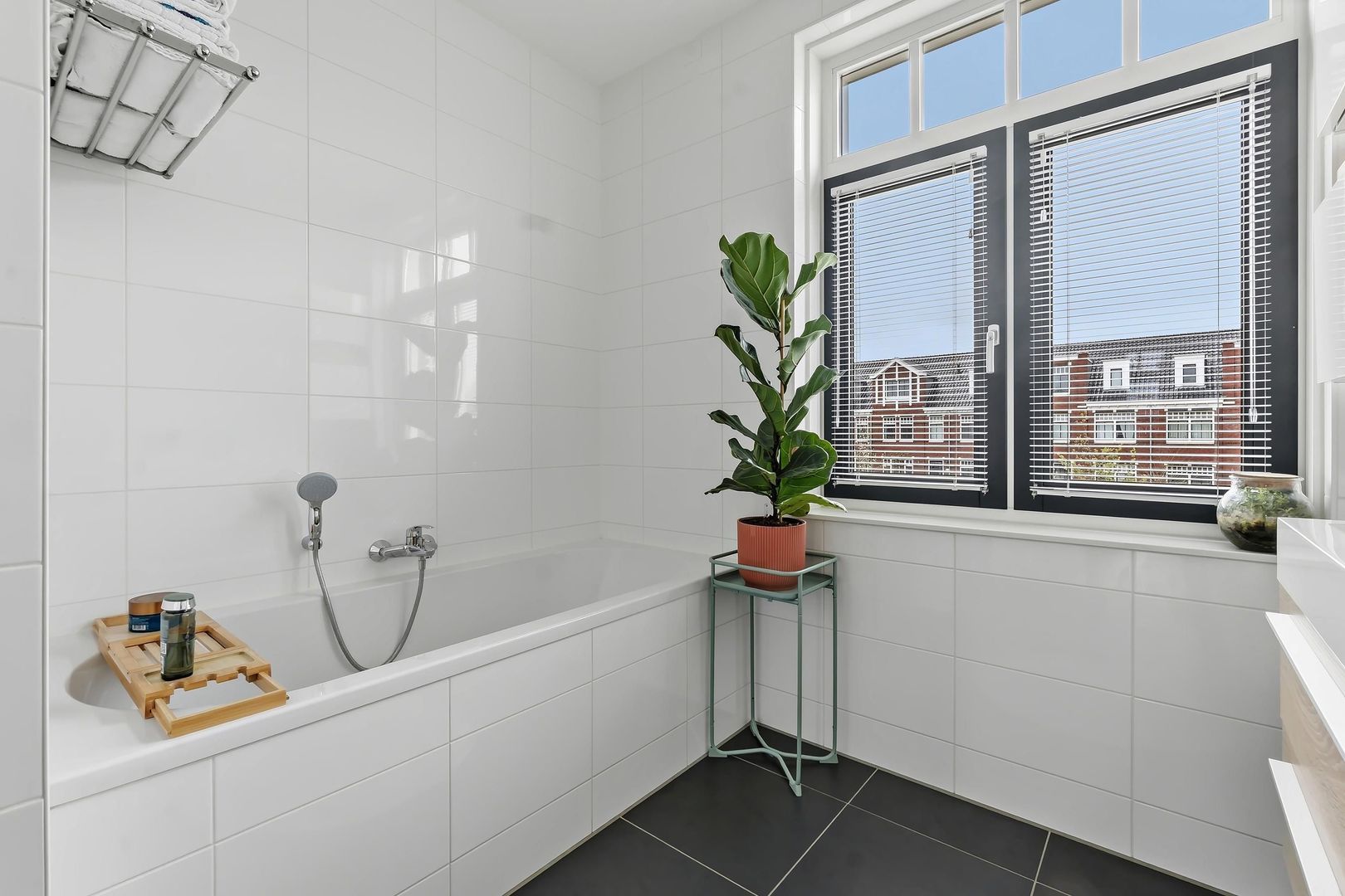 Ernest Hemingwaypark 34, Den Haag foto-44 blur
