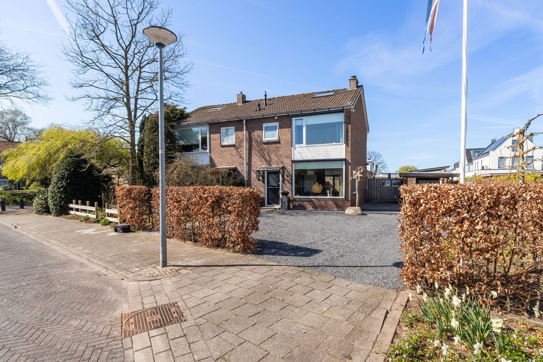 Cornelis Tromplaan 26, 's-Graveland