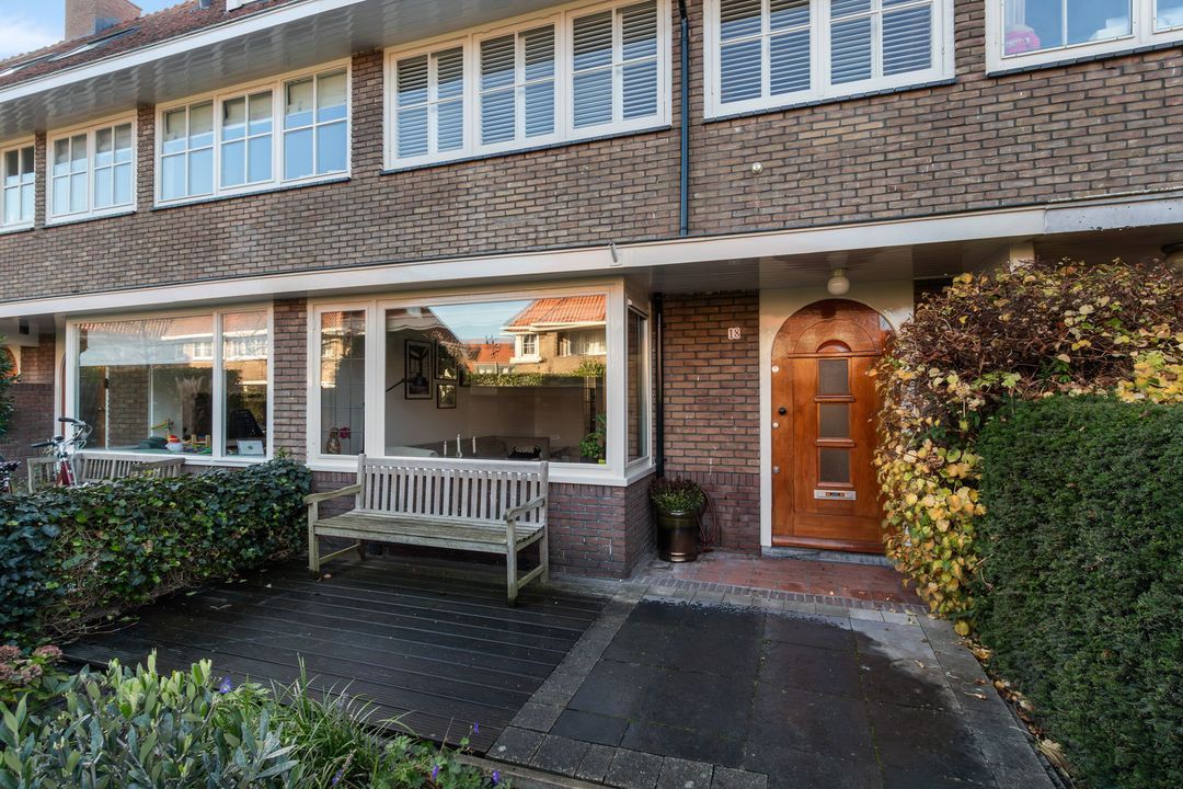 Karbouwstraat 18, Bussum