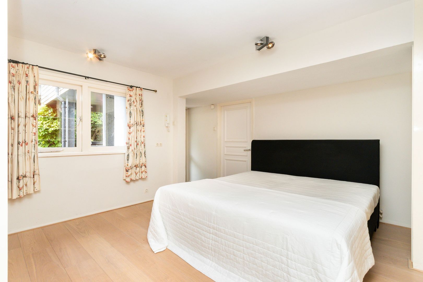 Noodweg 32 A, Hilversum foto-15 blur